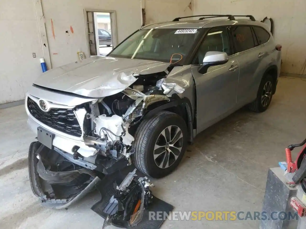 2 Photograph of a damaged car 5TDGZRBH2MS527150 TOYOTA HIGHLANDER 2021