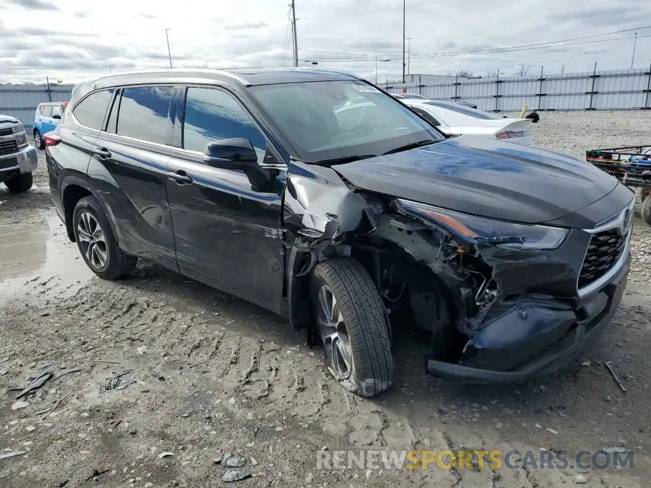 4 Photograph of a damaged car 5TDGZRBH2MS542215 TOYOTA HIGHLANDER 2021