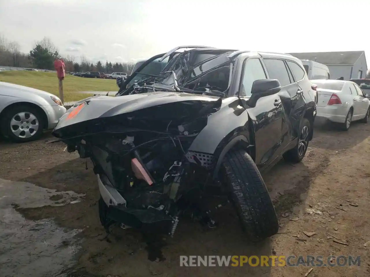 2 Photograph of a damaged car 5TDGZRBH2MS546507 TOYOTA HIGHLANDER 2021