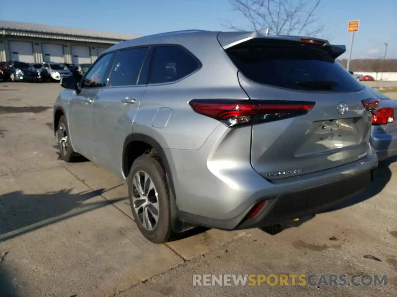 3 Photograph of a damaged car 5TDGZRBH3MS064614 TOYOTA HIGHLANDER 2021