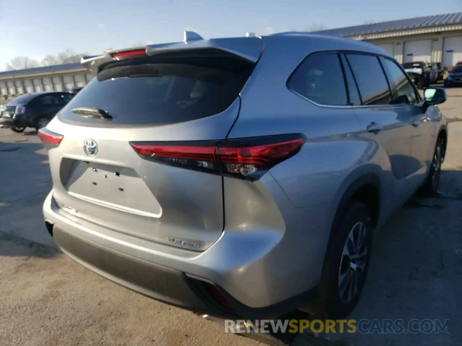 4 Photograph of a damaged car 5TDGZRBH3MS064614 TOYOTA HIGHLANDER 2021