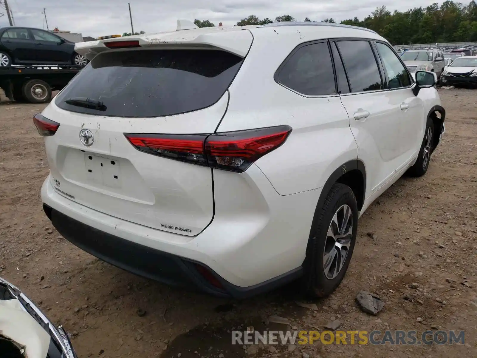 4 Photograph of a damaged car 5TDGZRBH3MS076438 TOYOTA HIGHLANDER 2021