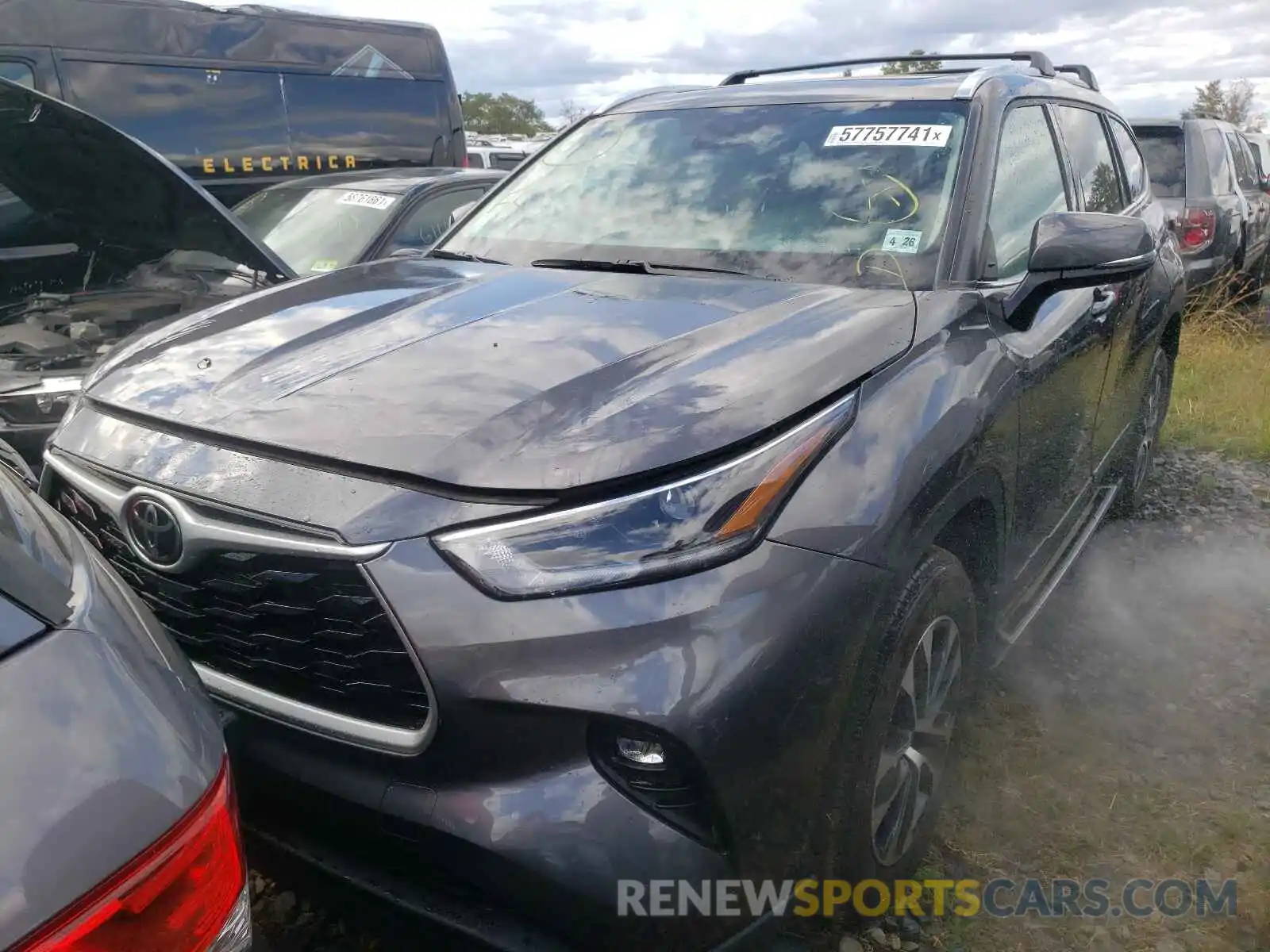 2 Photograph of a damaged car 5TDGZRBH3MS104142 TOYOTA HIGHLANDER 2021