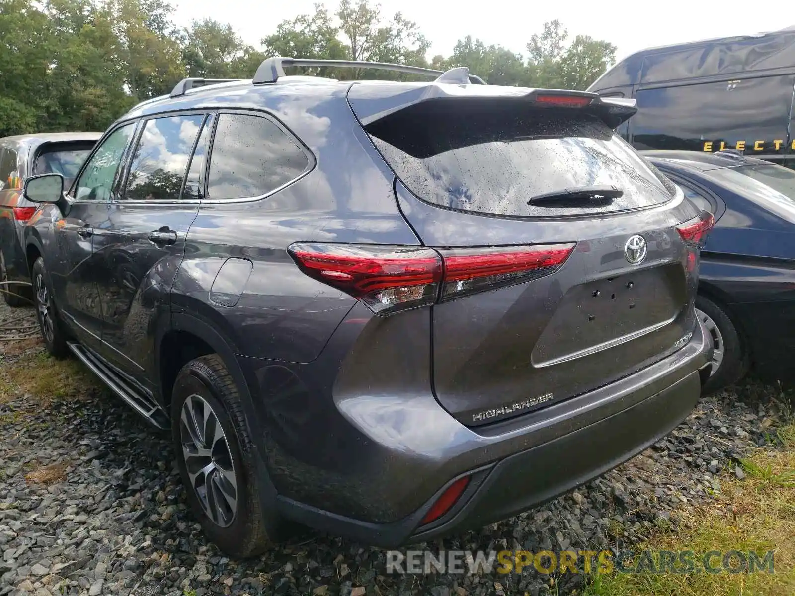 3 Photograph of a damaged car 5TDGZRBH3MS104142 TOYOTA HIGHLANDER 2021