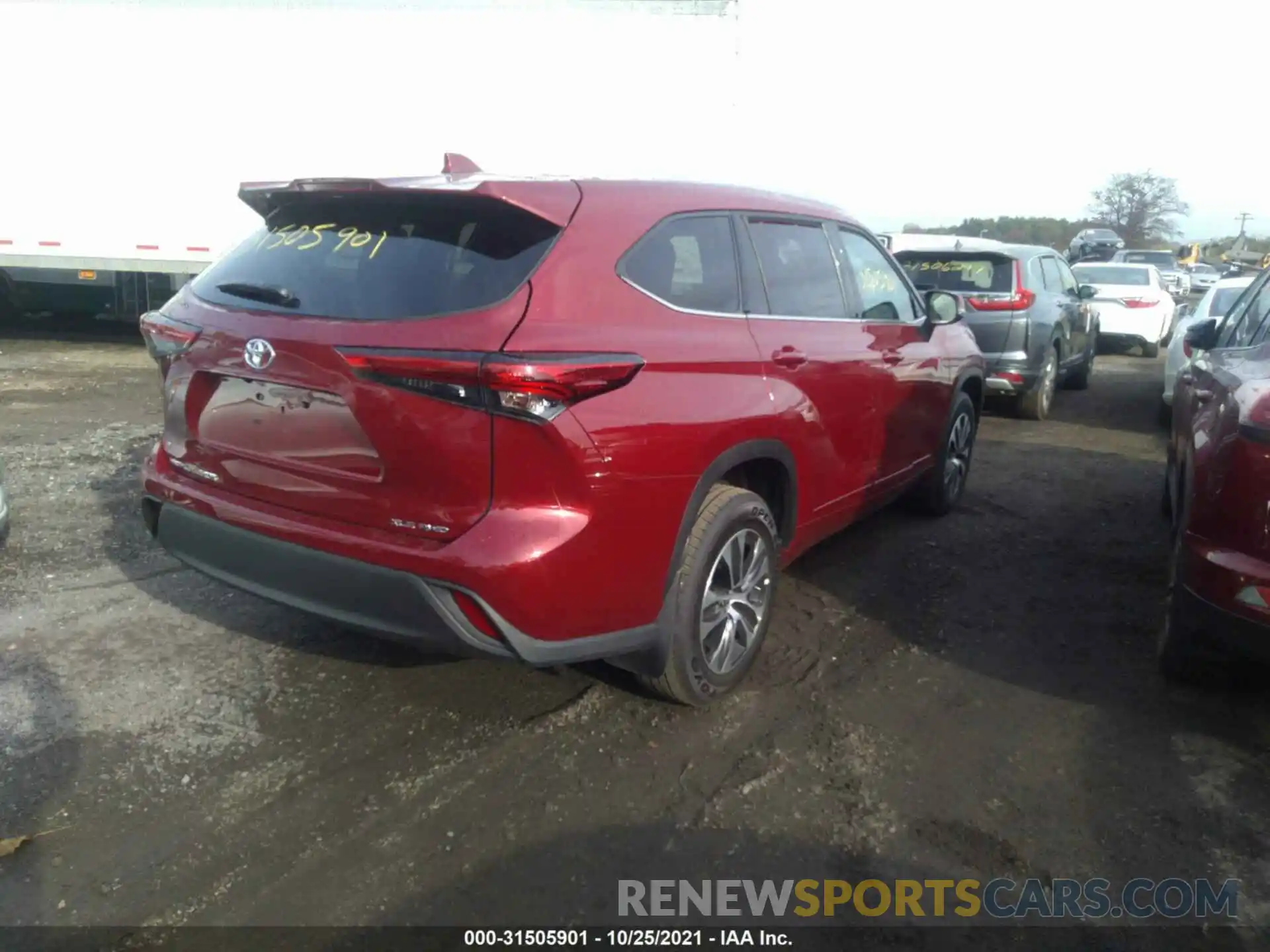 4 Photograph of a damaged car 5TDGZRBH3MS104402 TOYOTA HIGHLANDER 2021