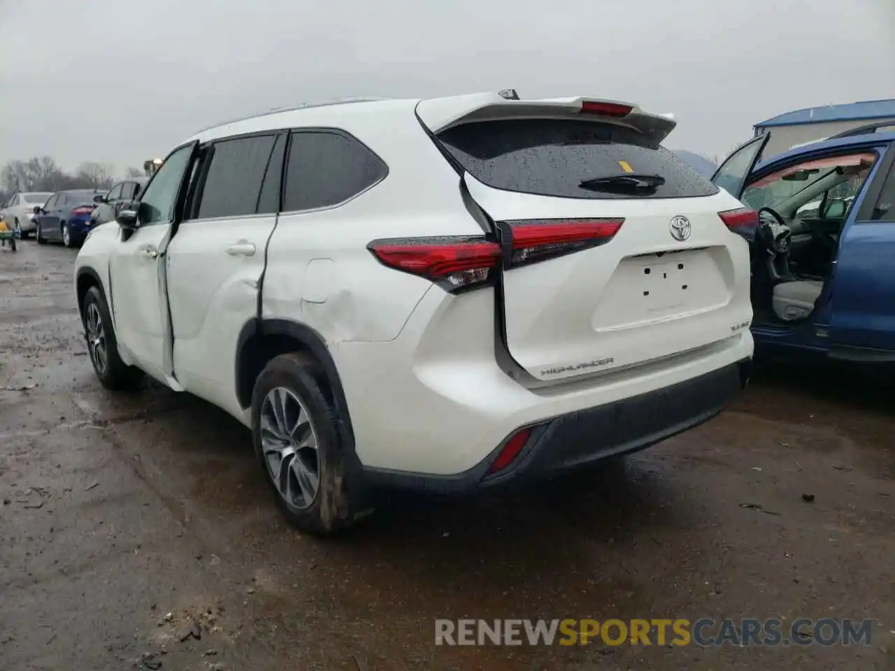 3 Photograph of a damaged car 5TDGZRBH3MS527464 TOYOTA HIGHLANDER 2021