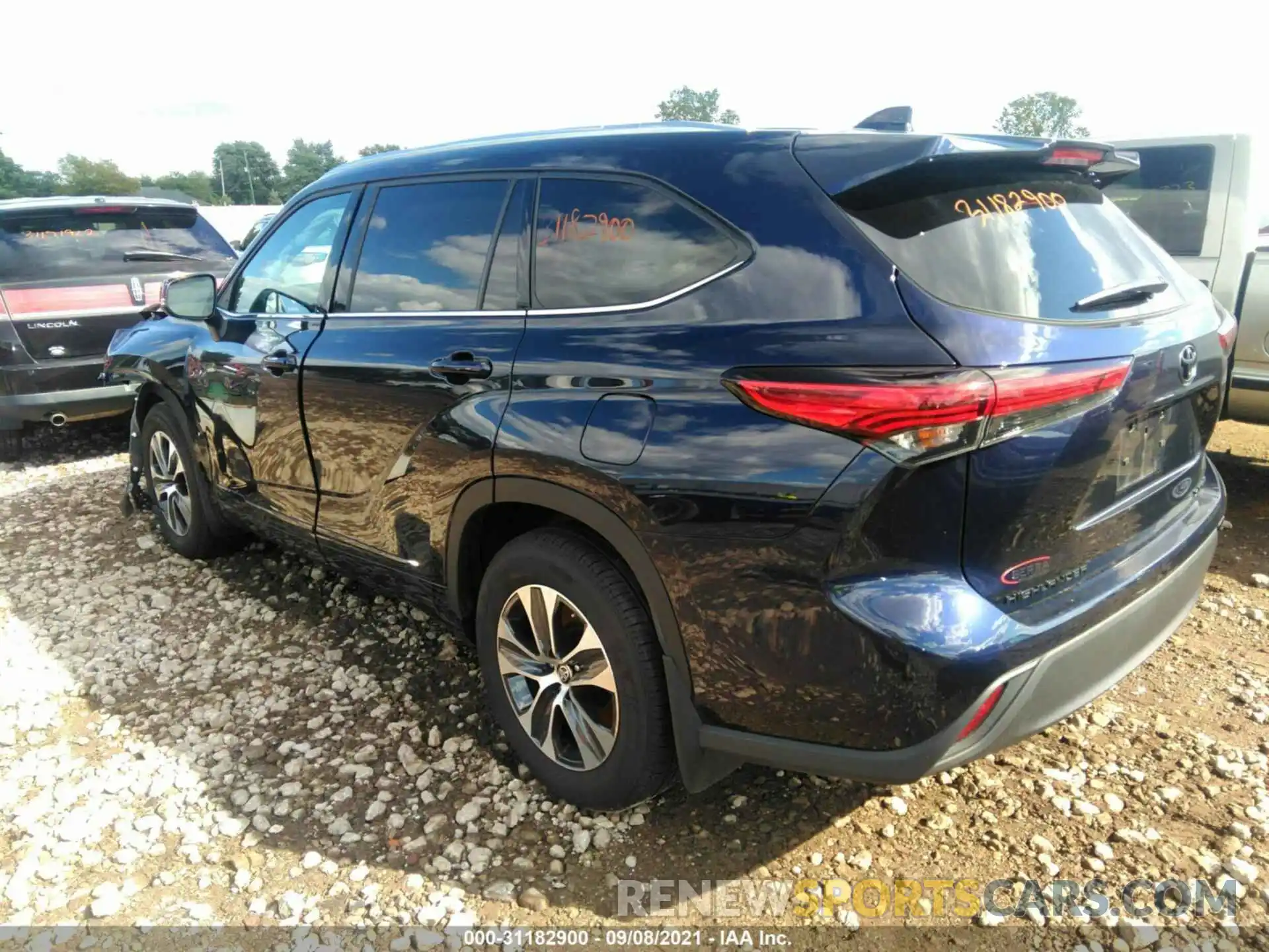 3 Photograph of a damaged car 5TDGZRBH3MS532633 TOYOTA HIGHLANDER 2021