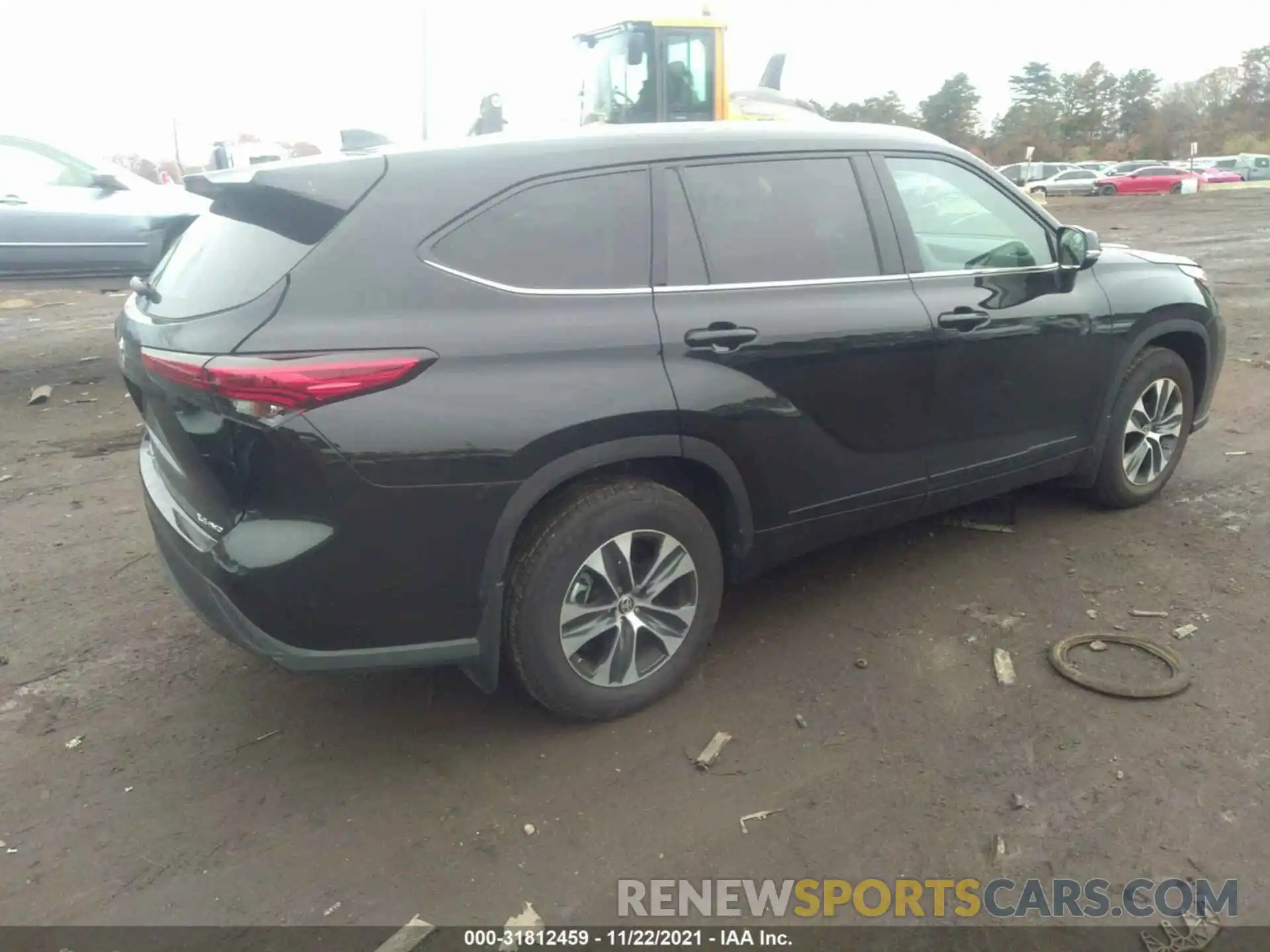 4 Photograph of a damaged car 5TDGZRBH3MS537024 TOYOTA HIGHLANDER 2021