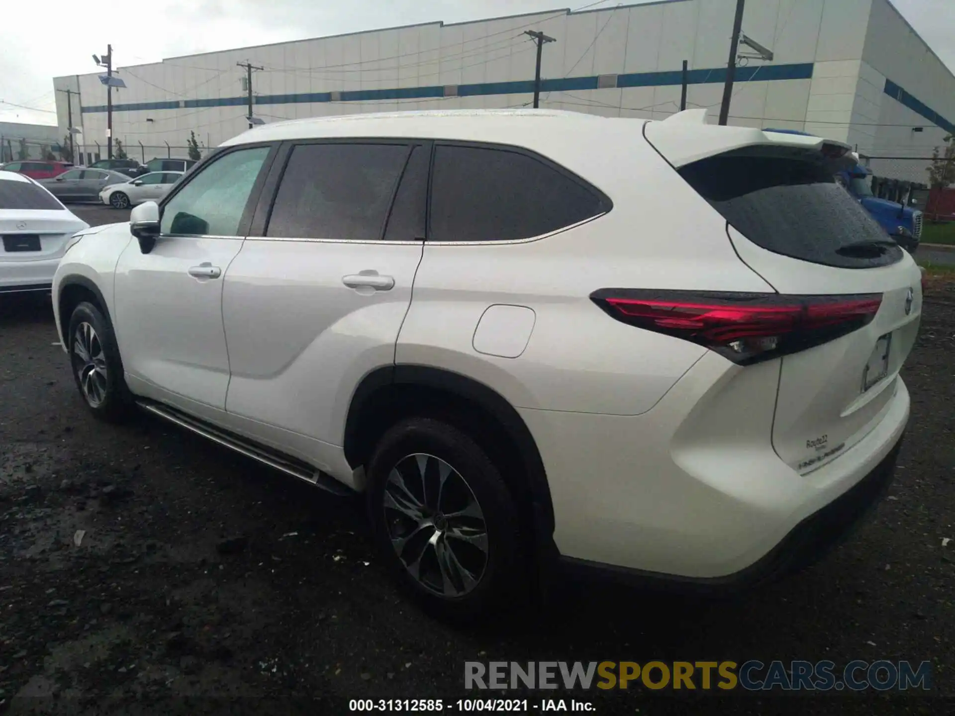 3 Photograph of a damaged car 5TDGZRBH3MS542207 TOYOTA HIGHLANDER 2021