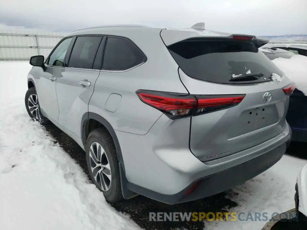 3 Photograph of a damaged car 5TDGZRBH3MS542403 TOYOTA HIGHLANDER 2021