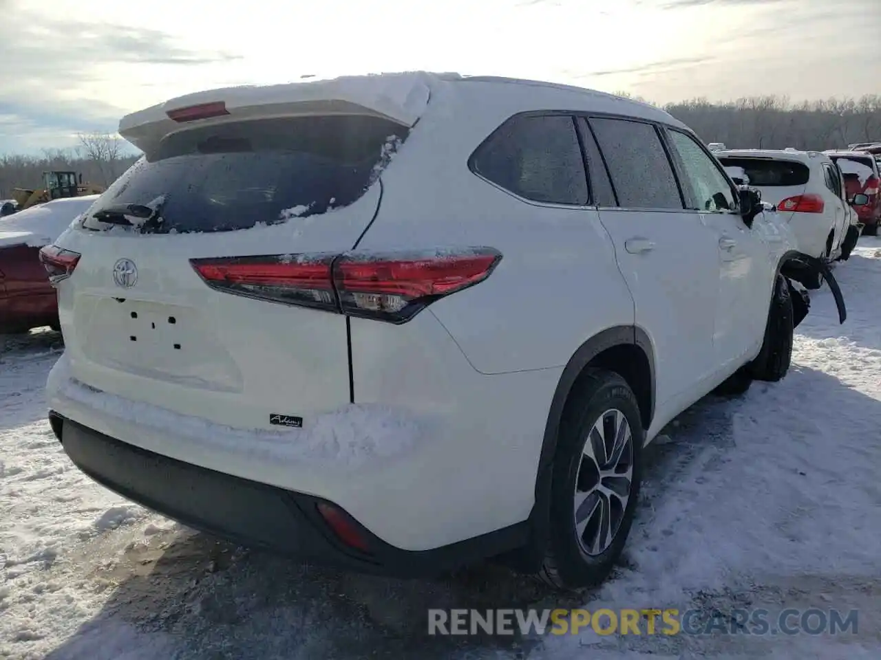 4 Photograph of a damaged car 5TDGZRBH3MS551389 TOYOTA HIGHLANDER 2021