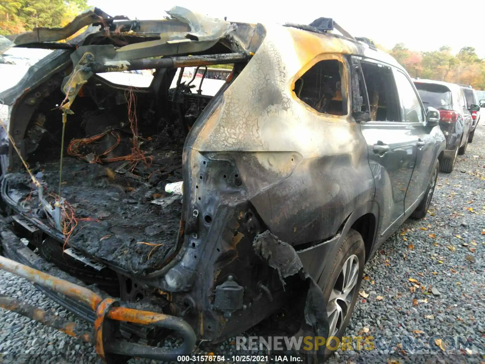 4 Photograph of a damaged car 5TDGZRBH4MS064668 TOYOTA HIGHLANDER 2021