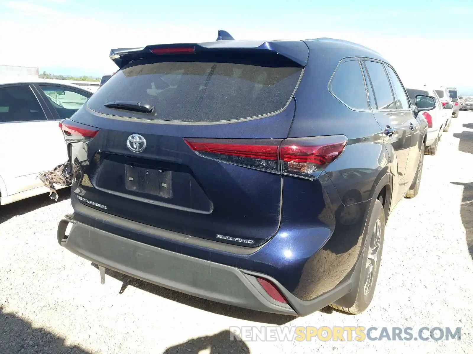 4 Photograph of a damaged car 5TDGZRBH4MS070230 TOYOTA HIGHLANDER 2021