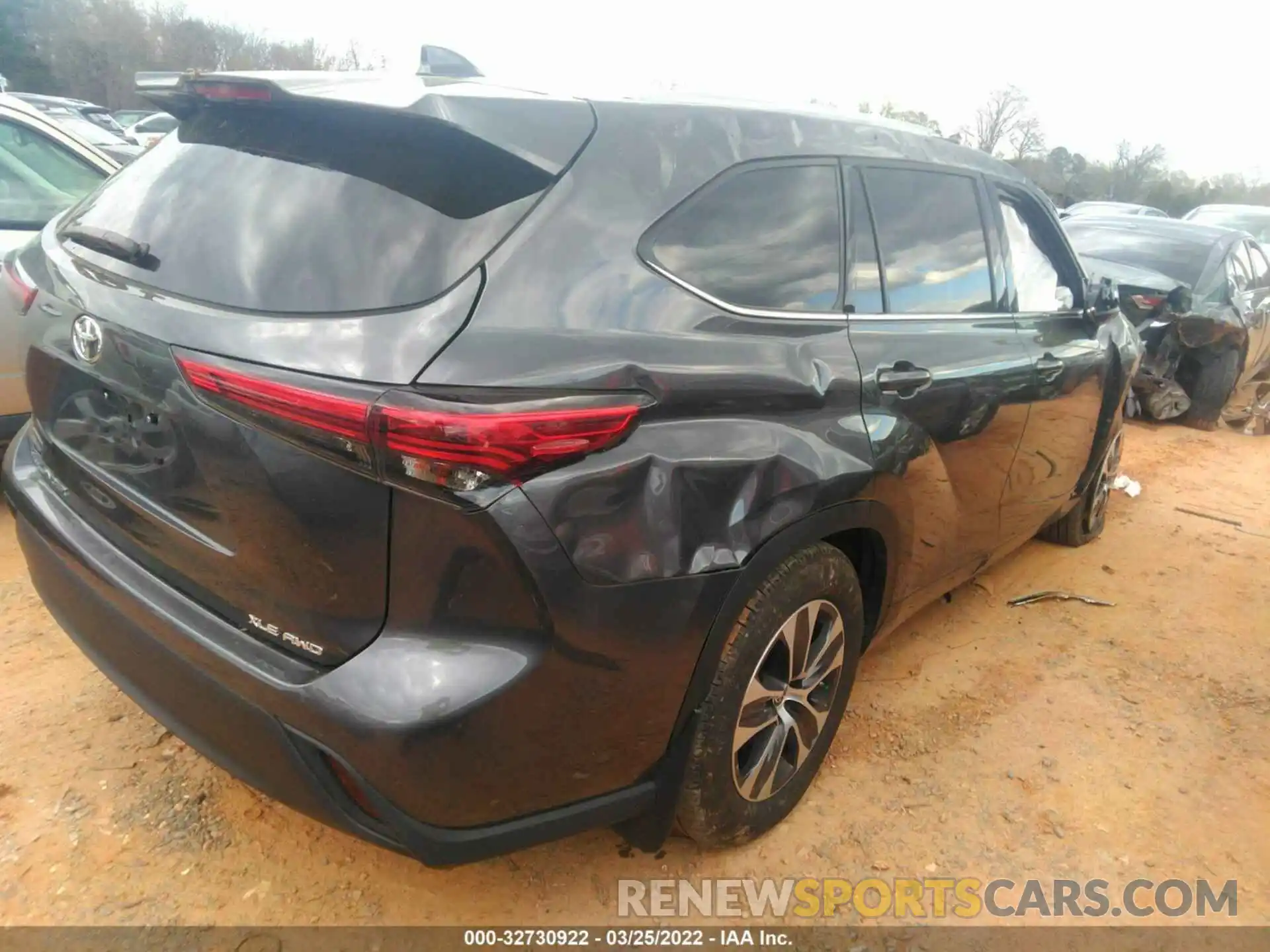 4 Photograph of a damaged car 5TDGZRBH4MS090185 TOYOTA HIGHLANDER 2021