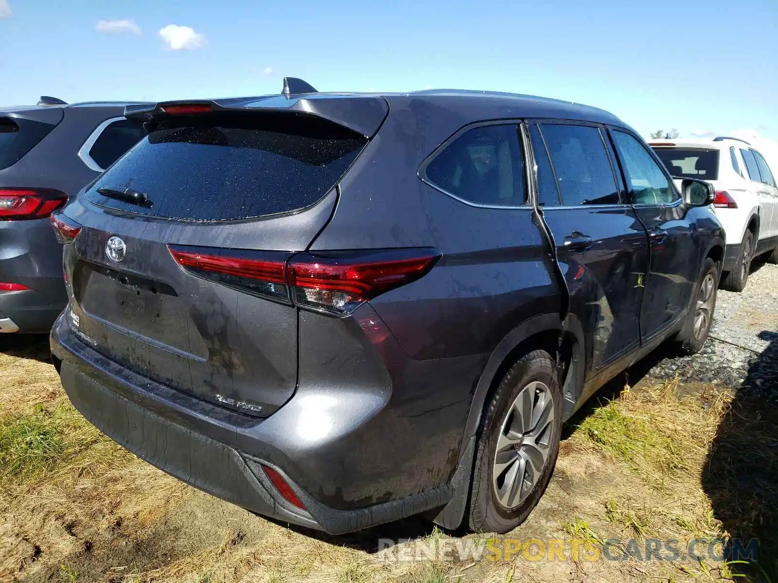 4 Photograph of a damaged car 5TDGZRBH4MS112492 TOYOTA HIGHLANDER 2021