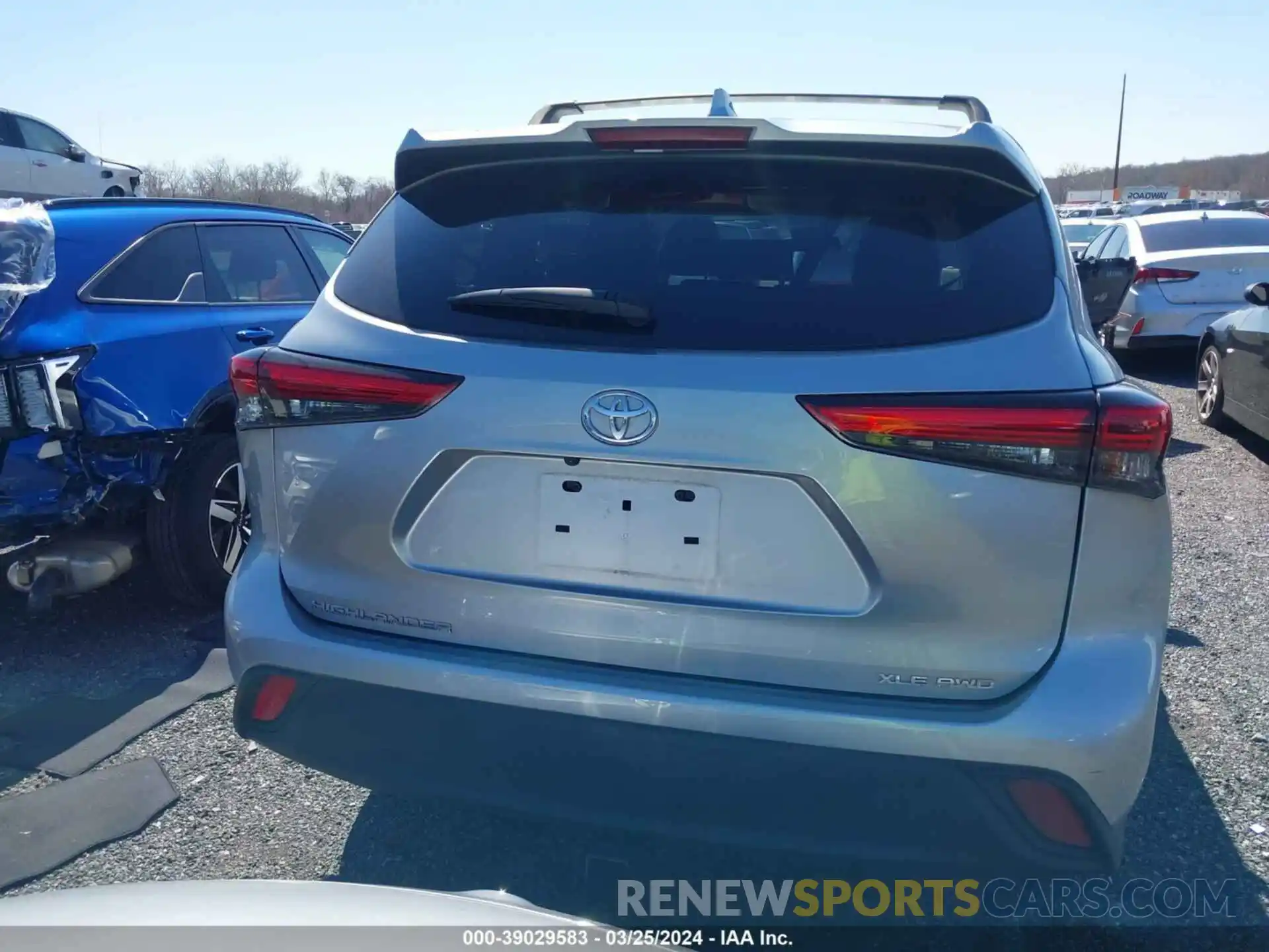 17 Photograph of a damaged car 5TDGZRBH4MS112699 TOYOTA HIGHLANDER 2021