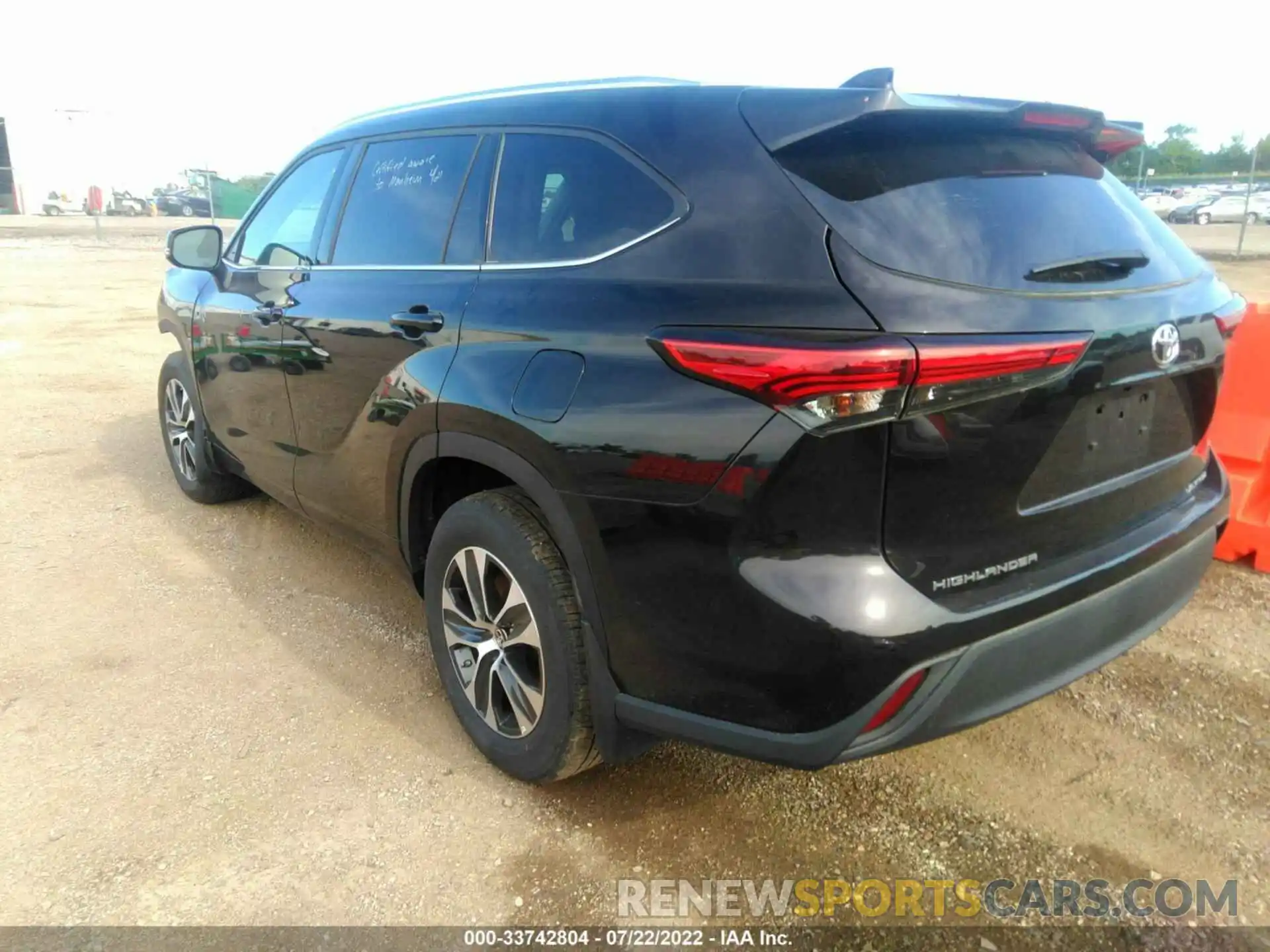 3 Photograph of a damaged car 5TDGZRBH4MS128353 TOYOTA HIGHLANDER 2021