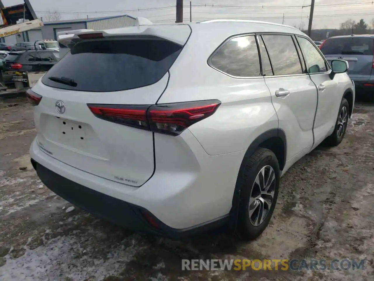 4 Photograph of a damaged car 5TDGZRBH4MS528851 TOYOTA HIGHLANDER 2021