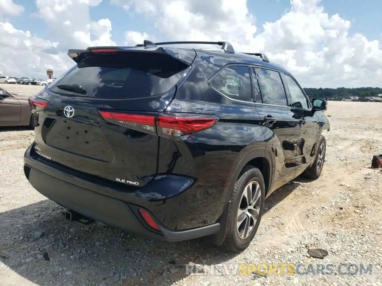 4 Photograph of a damaged car 5TDGZRBH4MS542362 TOYOTA HIGHLANDER 2021