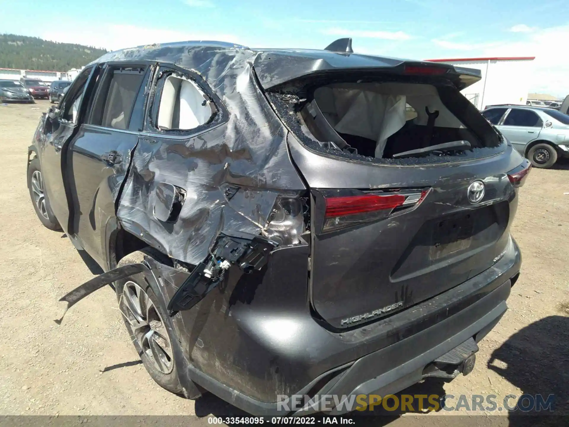 3 Photograph of a damaged car 5TDGZRBH5MS074867 TOYOTA HIGHLANDER 2021