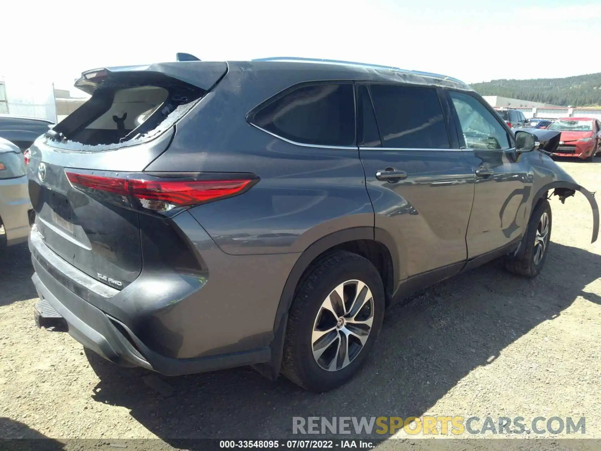 4 Photograph of a damaged car 5TDGZRBH5MS074867 TOYOTA HIGHLANDER 2021