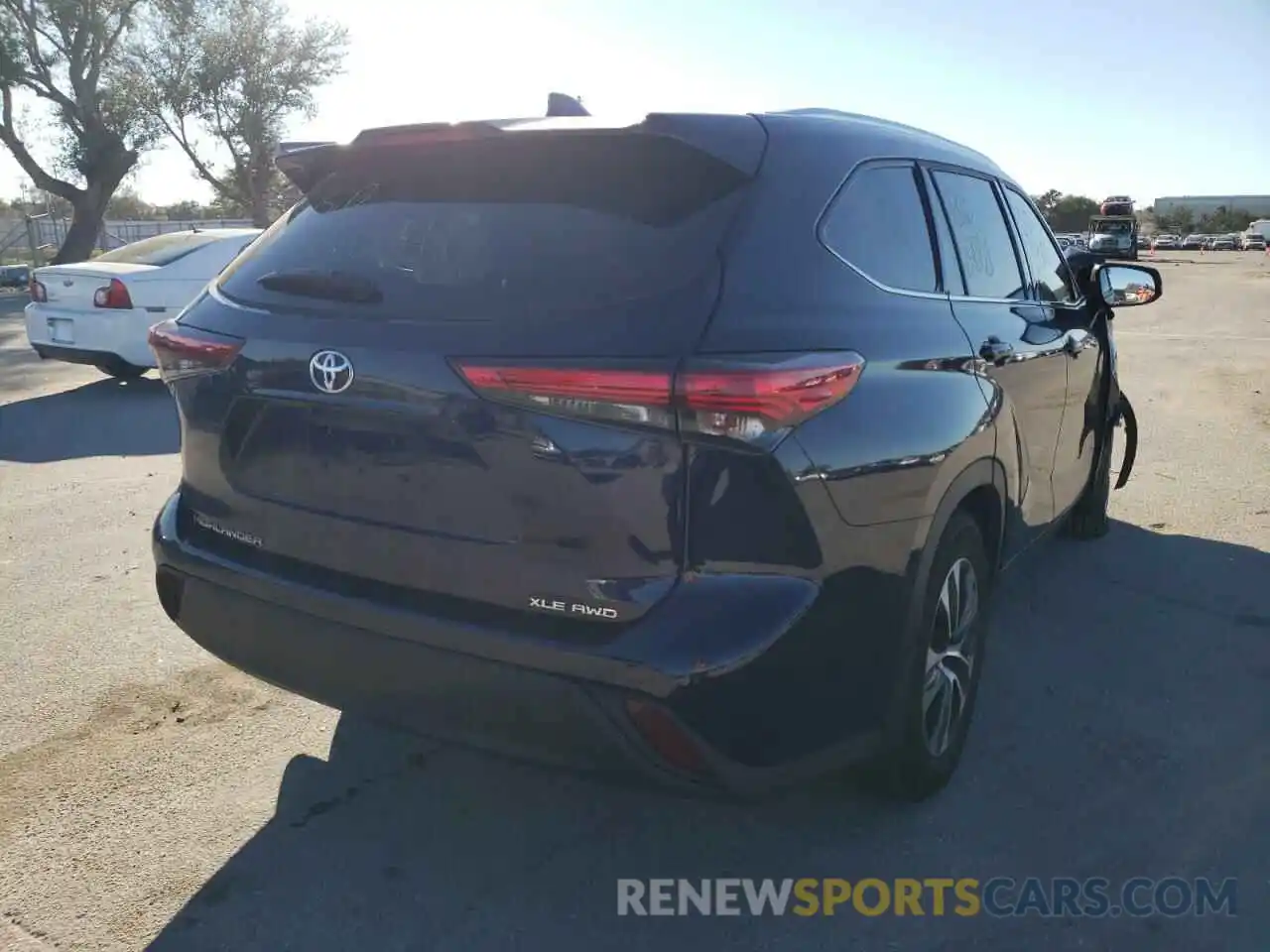 4 Photograph of a damaged car 5TDGZRBH5MS086839 TOYOTA HIGHLANDER 2021