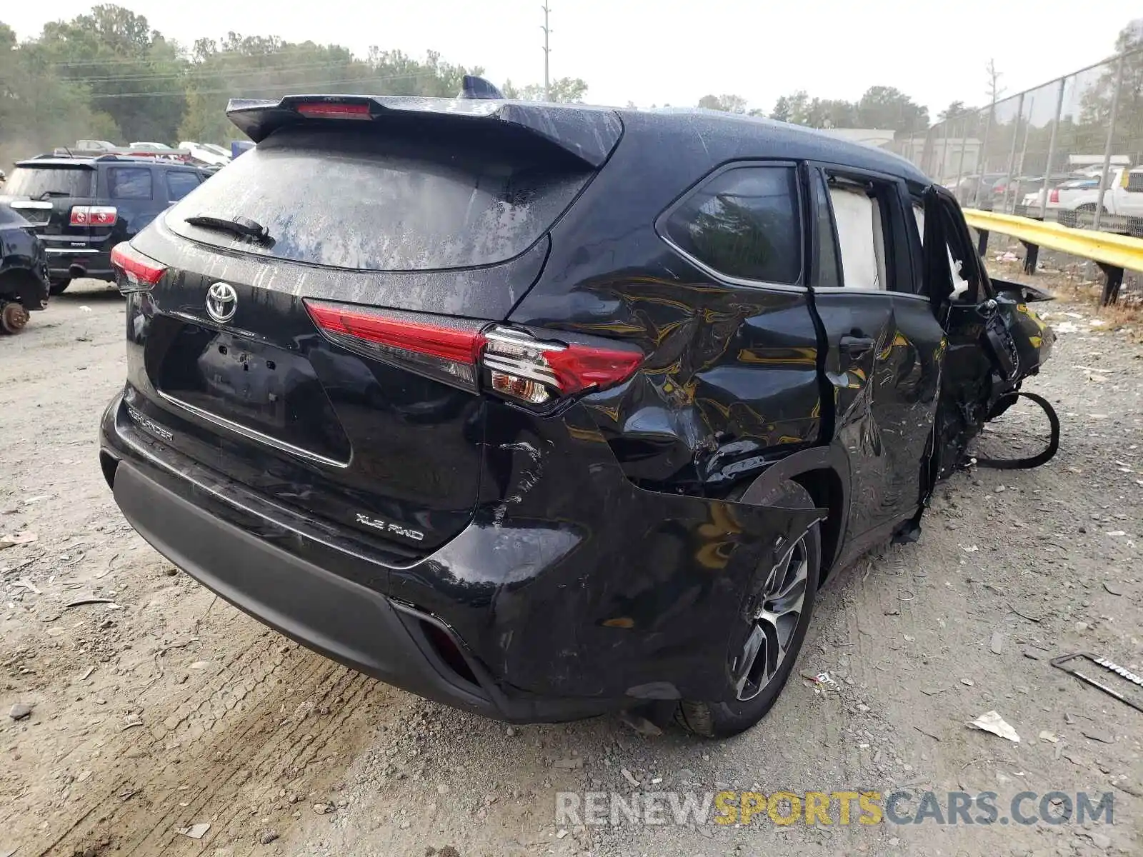 4 Photograph of a damaged car 5TDGZRBH5MS100108 TOYOTA HIGHLANDER 2021