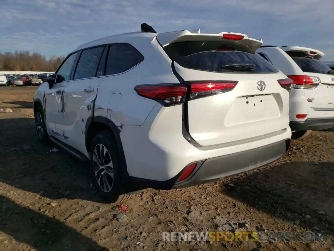 3 Photograph of a damaged car 5TDGZRBH5MS109648 TOYOTA HIGHLANDER 2021