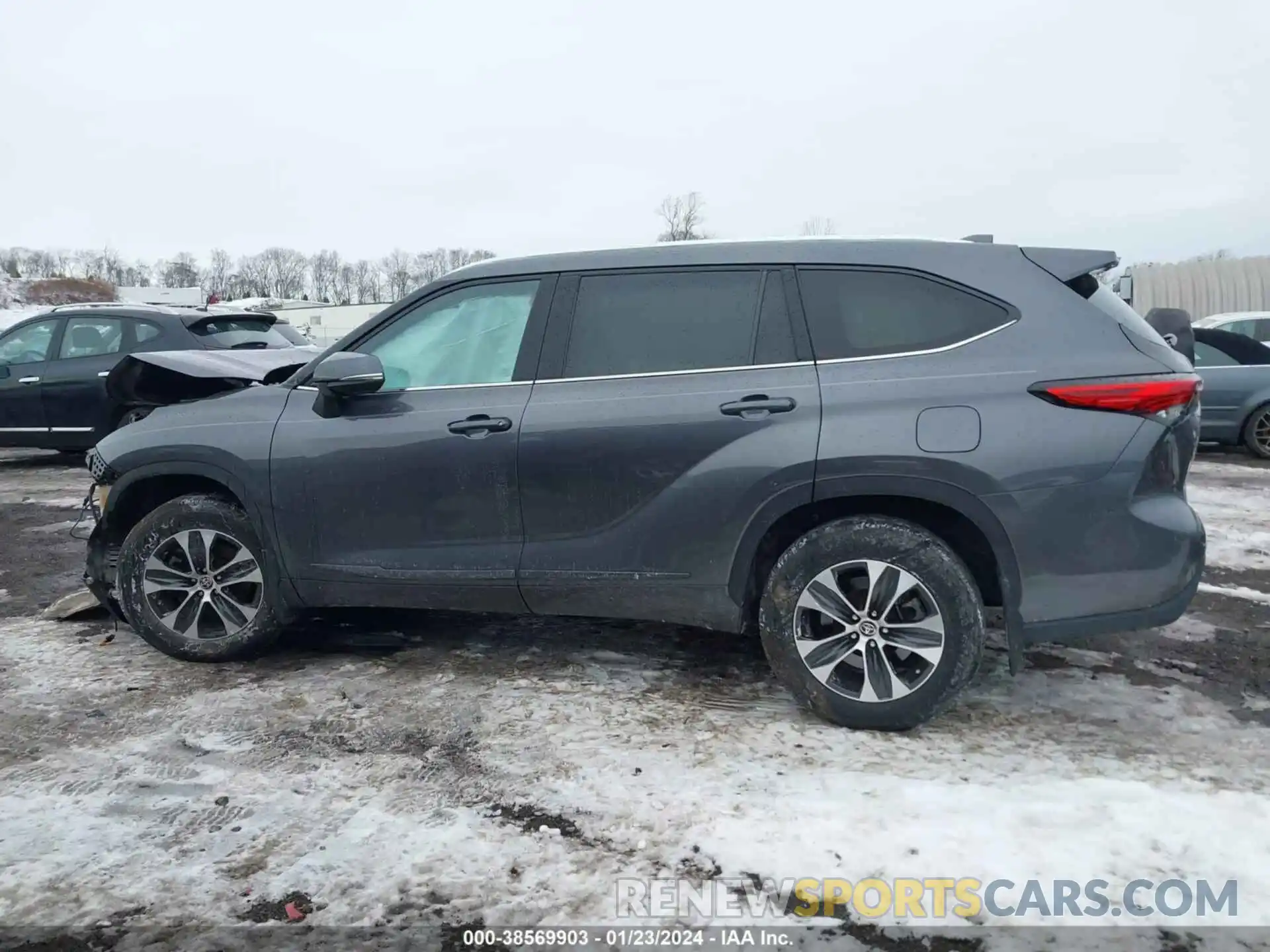 14 Photograph of a damaged car 5TDGZRBH5MS125249 TOYOTA HIGHLANDER 2021