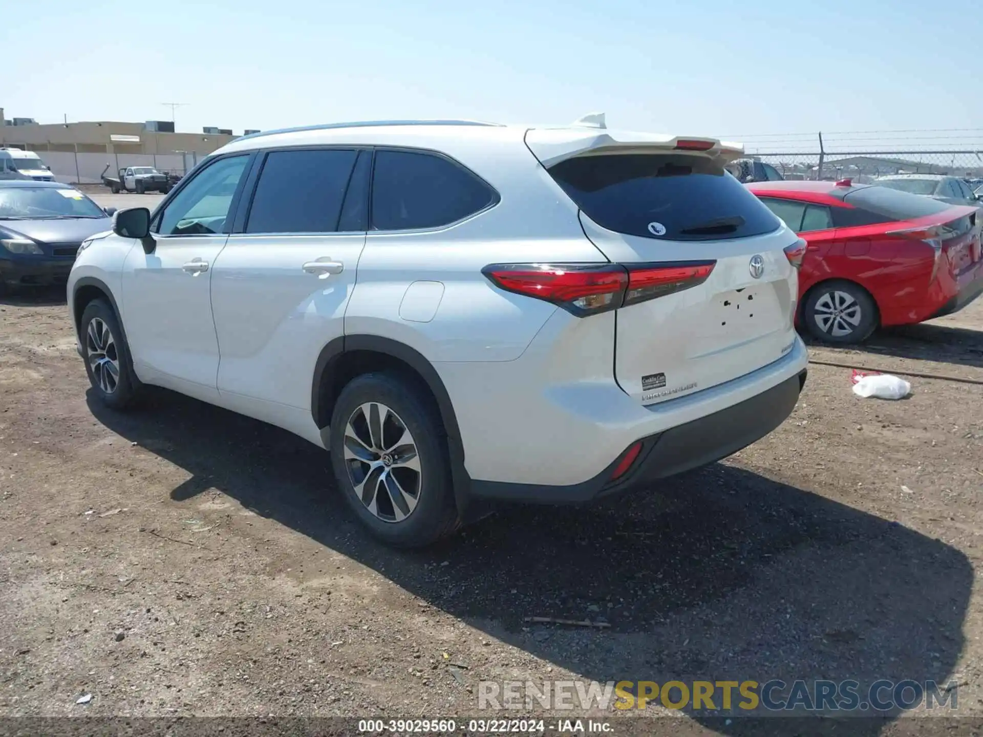 3 Photograph of a damaged car 5TDGZRBH5MS127146 TOYOTA HIGHLANDER 2021