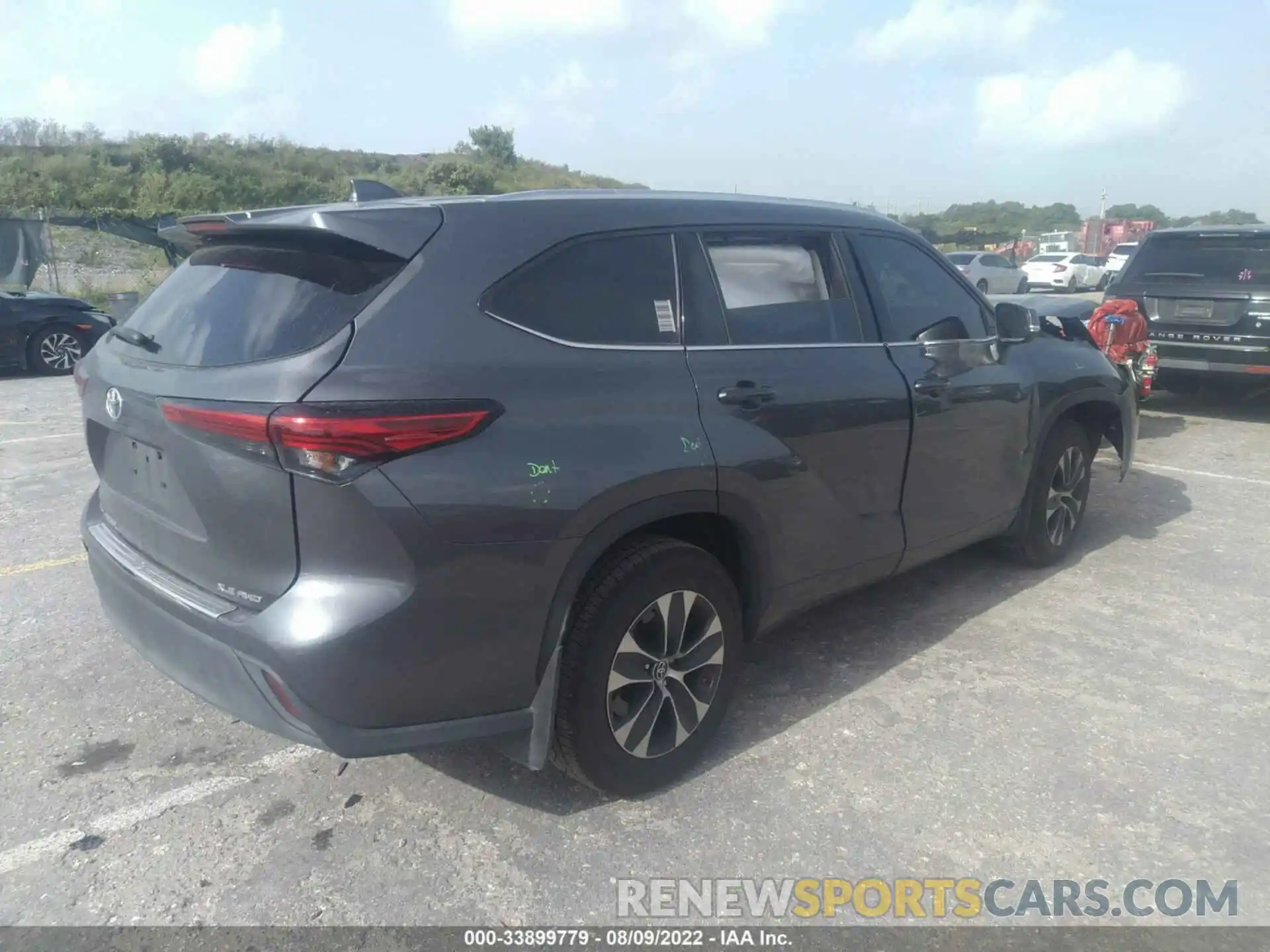 4 Photograph of a damaged car 5TDGZRBH5MS128099 TOYOTA HIGHLANDER 2021