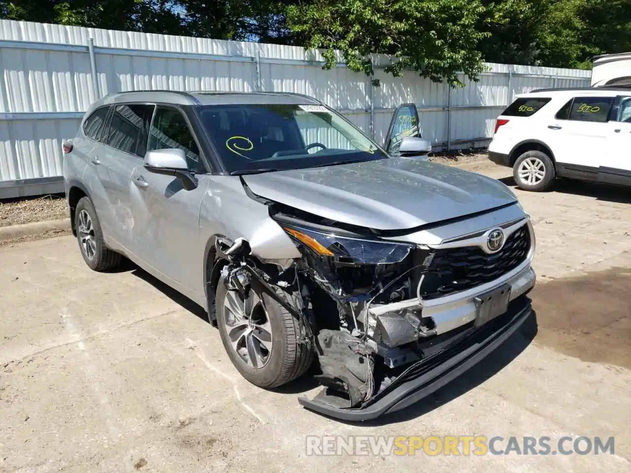 1 Photograph of a damaged car 5TDGZRBH5MS130015 TOYOTA HIGHLANDER 2021