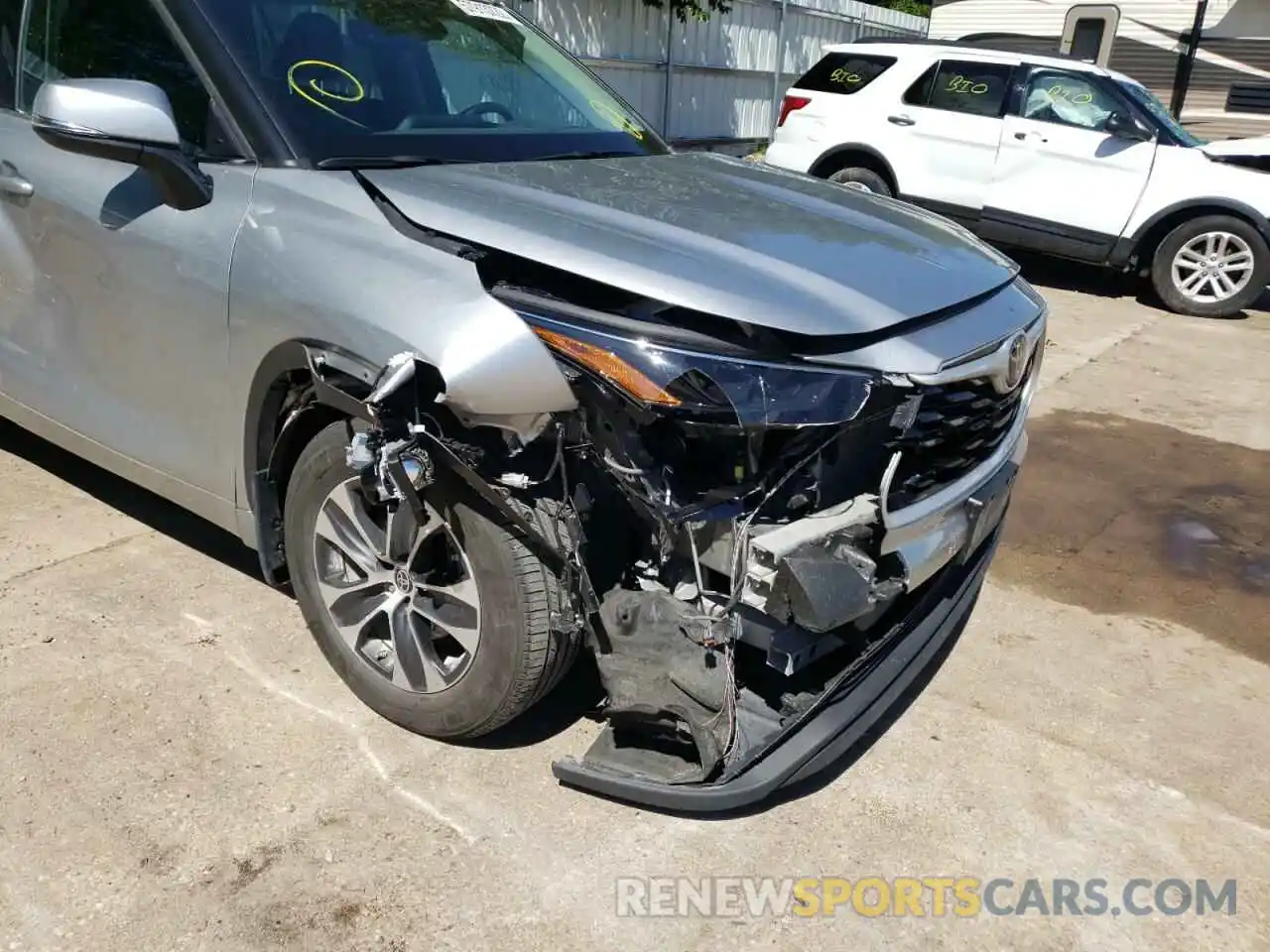 9 Photograph of a damaged car 5TDGZRBH5MS130015 TOYOTA HIGHLANDER 2021