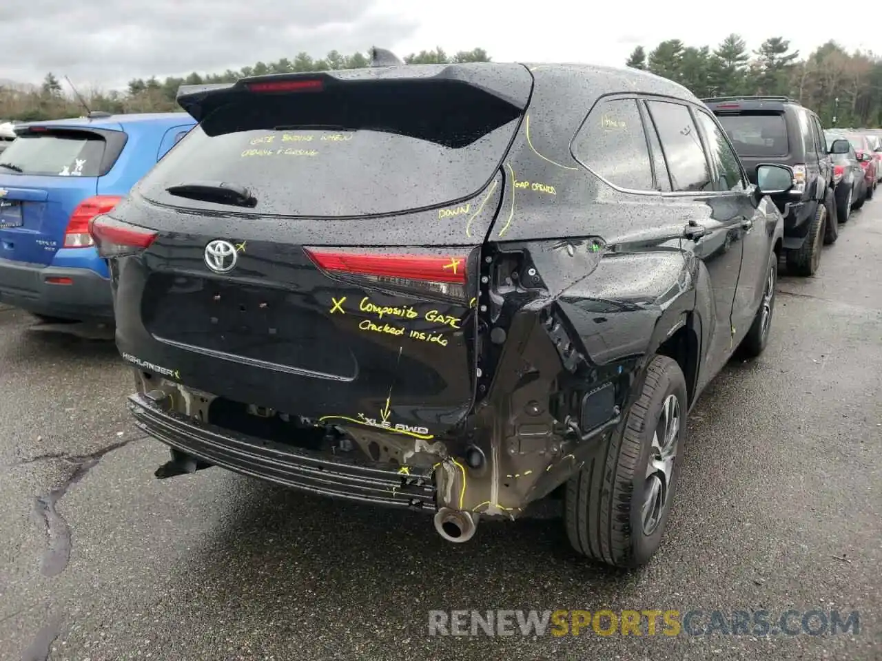 4 Photograph of a damaged car 5TDGZRBH6MS057818 TOYOTA HIGHLANDER 2021