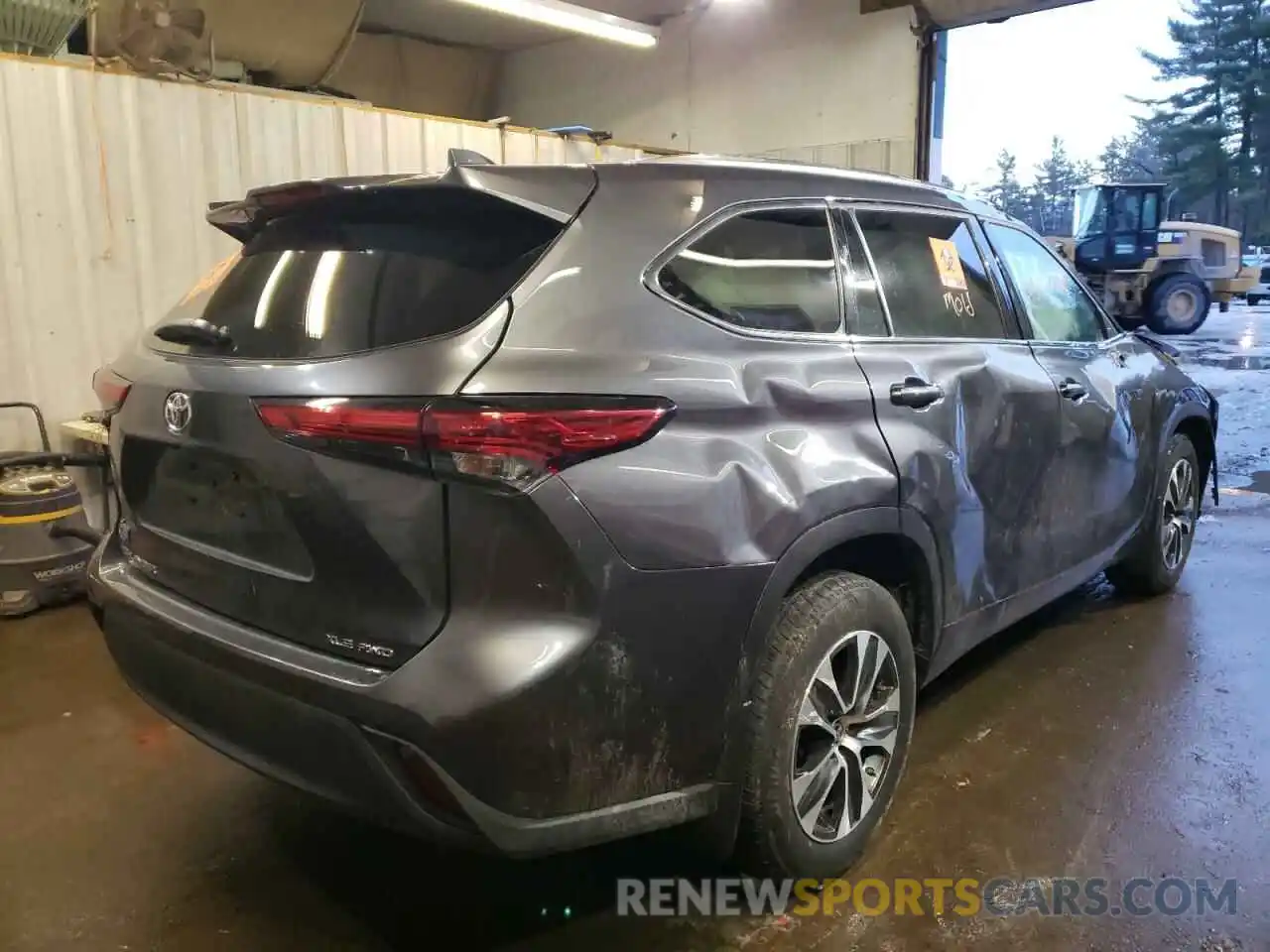 4 Photograph of a damaged car 5TDGZRBH6MS083433 TOYOTA HIGHLANDER 2021