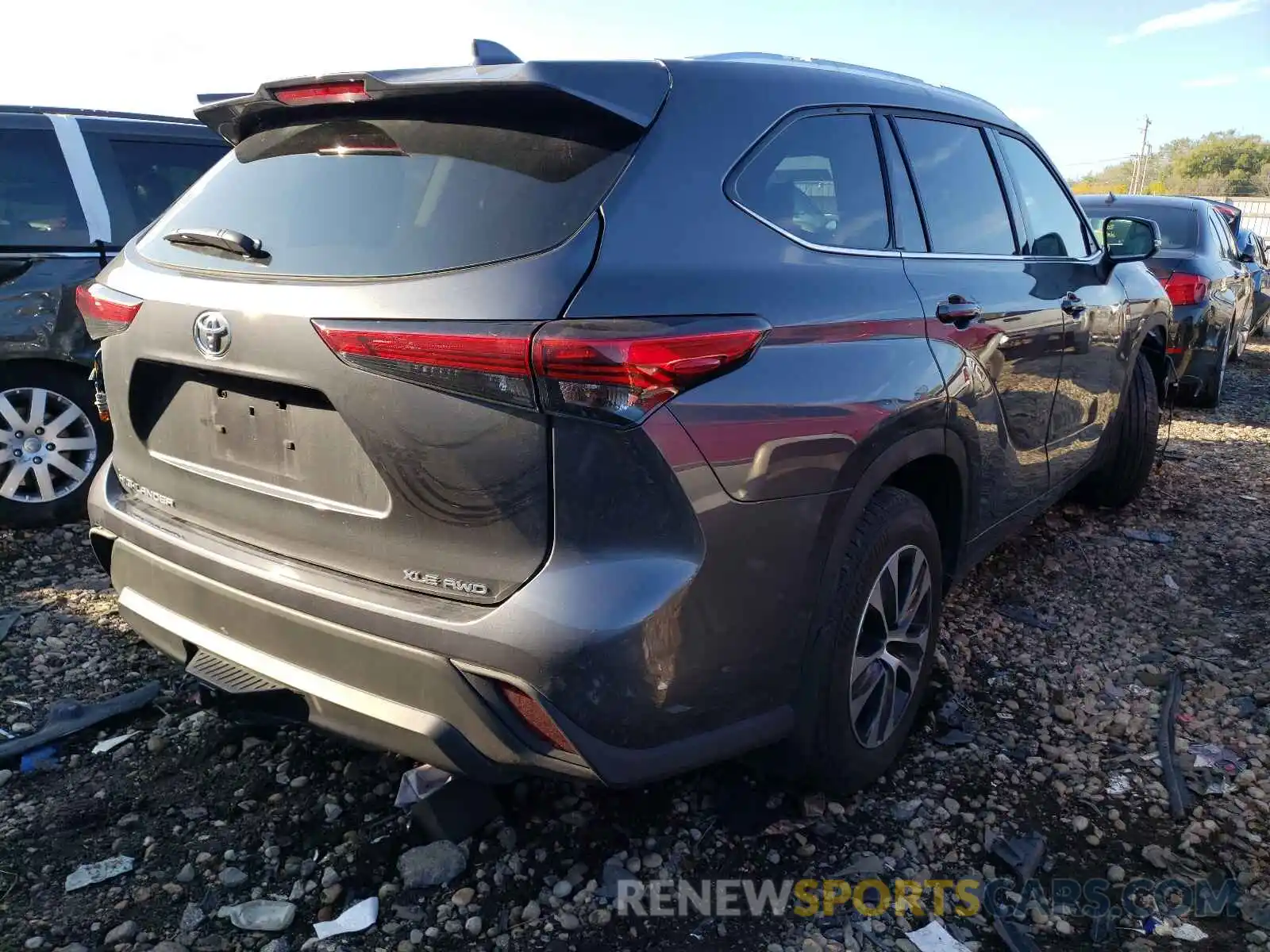 4 Photograph of a damaged car 5TDGZRBH6MS085344 TOYOTA HIGHLANDER 2021