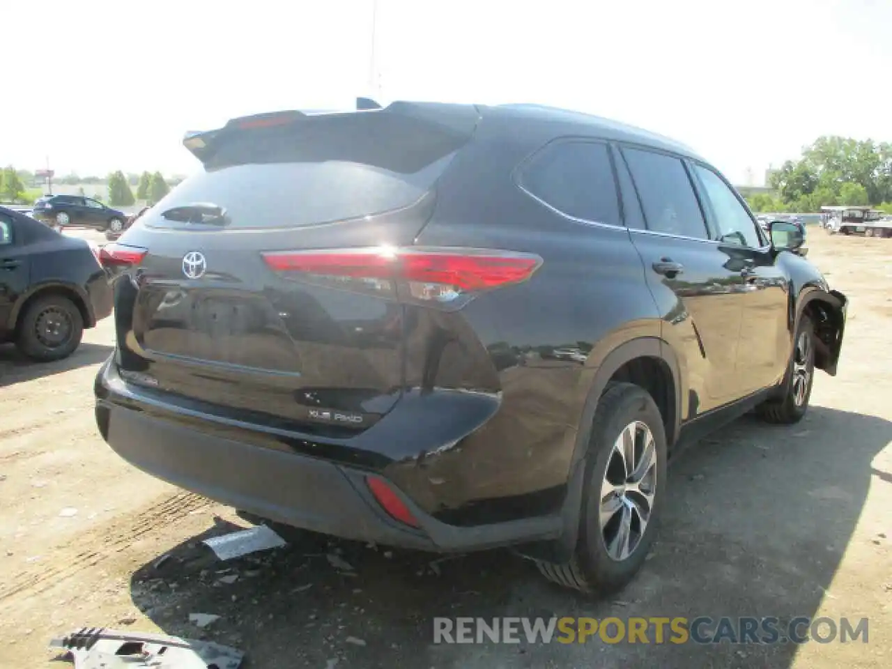 4 Photograph of a damaged car 5TDGZRBH6MS085540 TOYOTA HIGHLANDER 2021