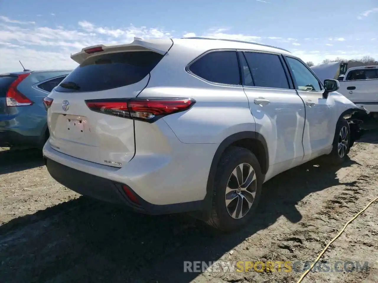 4 Photograph of a damaged car 5TDGZRBH6MS111893 TOYOTA HIGHLANDER 2021