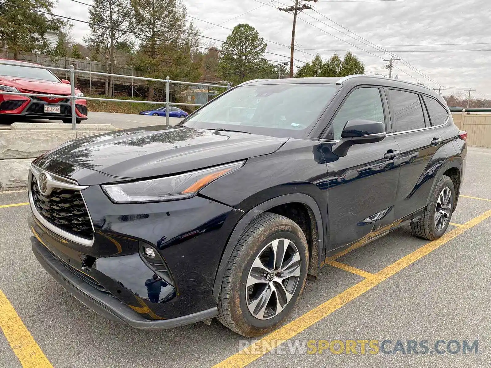 2 Photograph of a damaged car 5TDGZRBH6MS524316 TOYOTA HIGHLANDER 2021