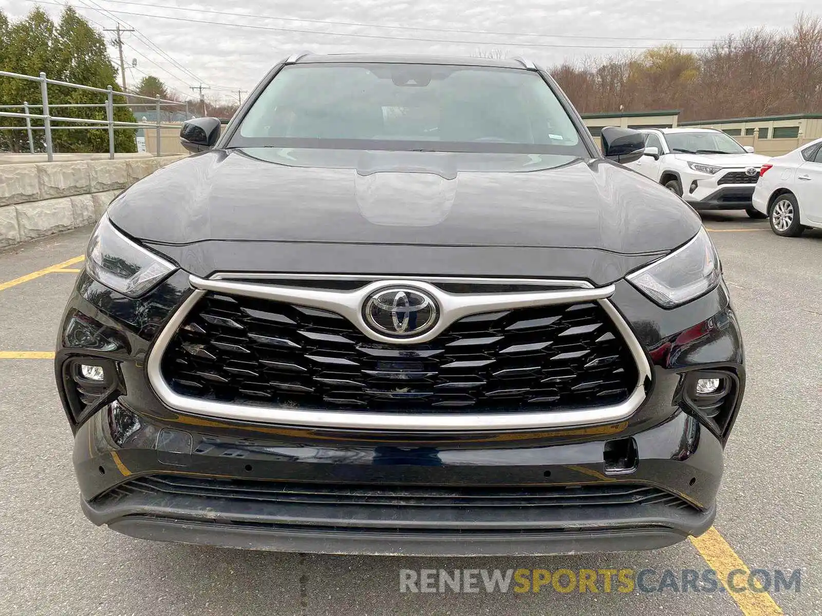 8 Photograph of a damaged car 5TDGZRBH6MS524316 TOYOTA HIGHLANDER 2021