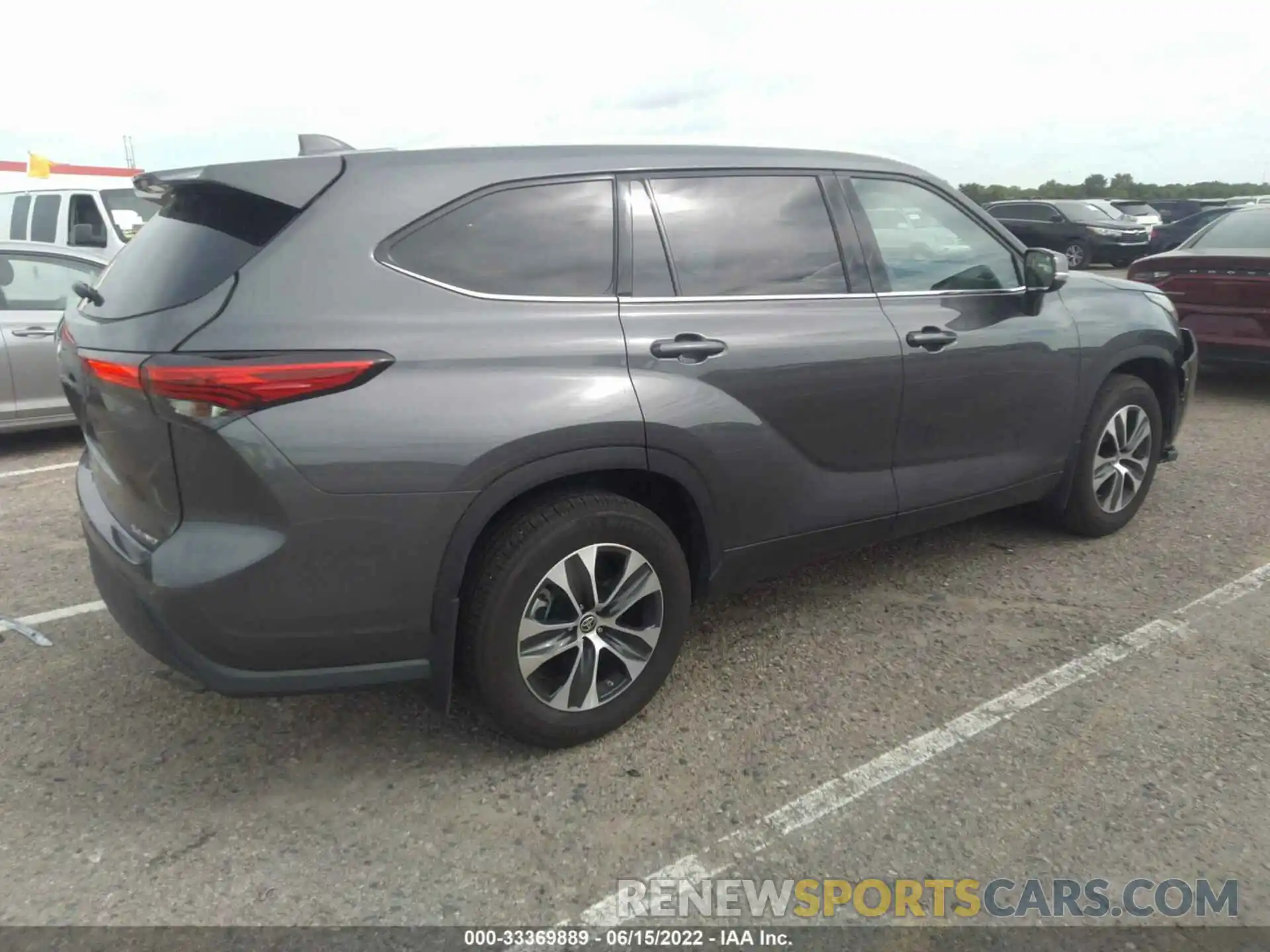 4 Photograph of a damaged car 5TDGZRBH6MS544114 TOYOTA HIGHLANDER 2021