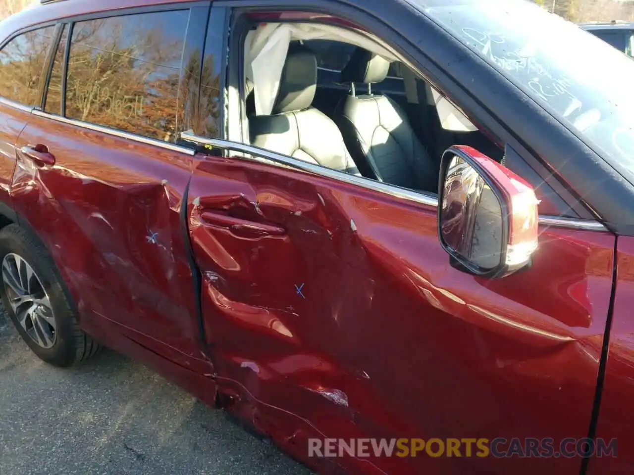 9 Photograph of a damaged car 5TDGZRBH6MS558627 TOYOTA HIGHLANDER 2021