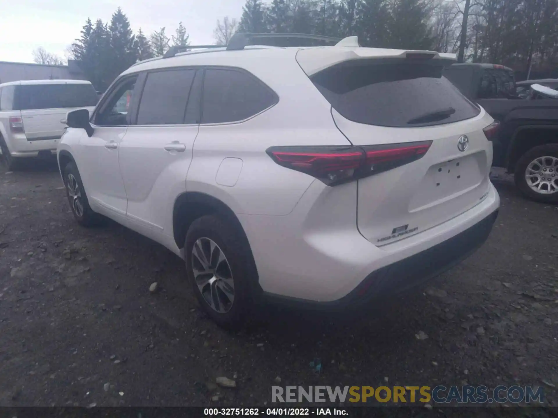 3 Photograph of a damaged car 5TDGZRBH7MS065393 TOYOTA HIGHLANDER 2021