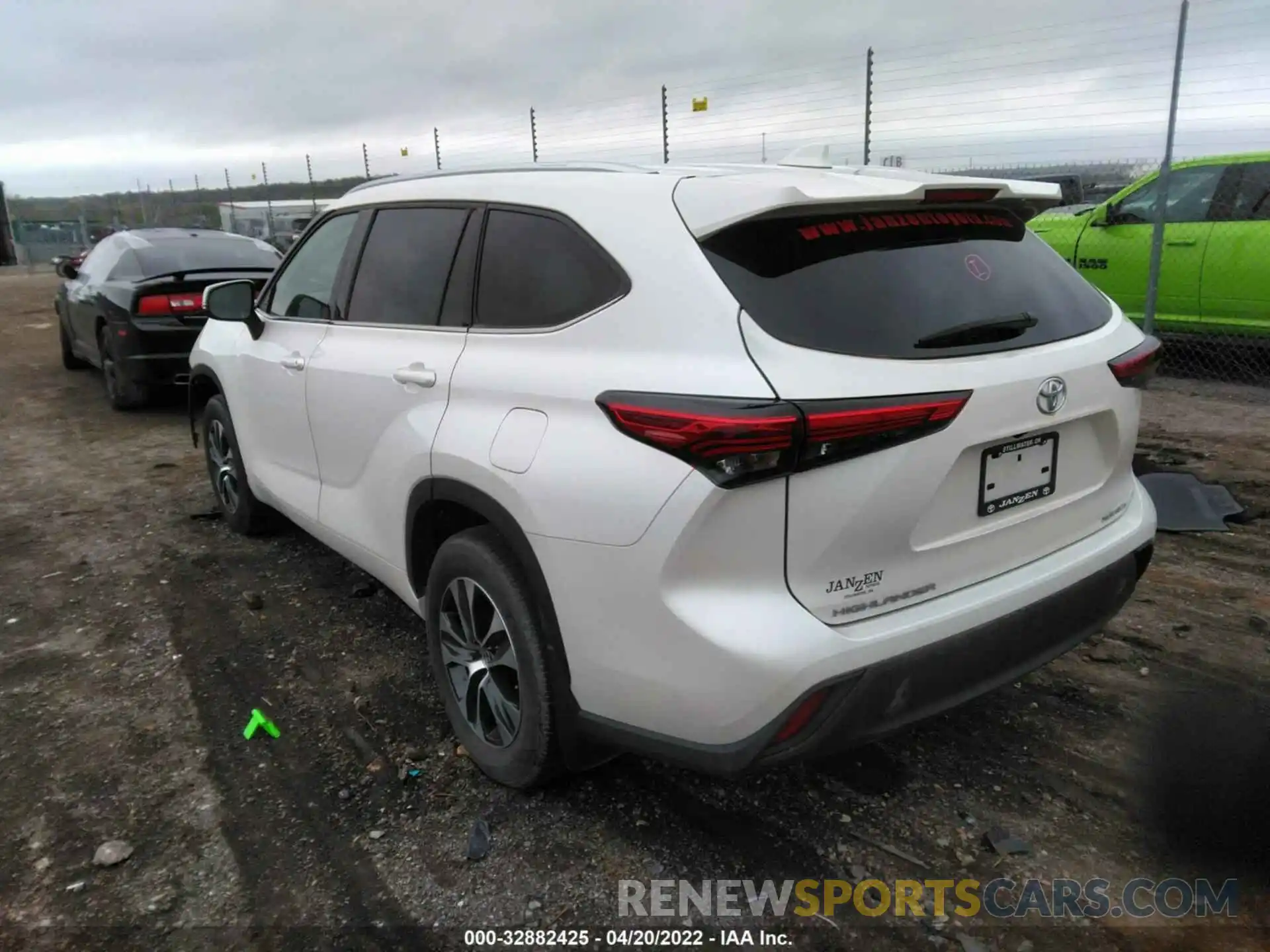 3 Photograph of a damaged car 5TDGZRBH7MS071159 TOYOTA HIGHLANDER 2021