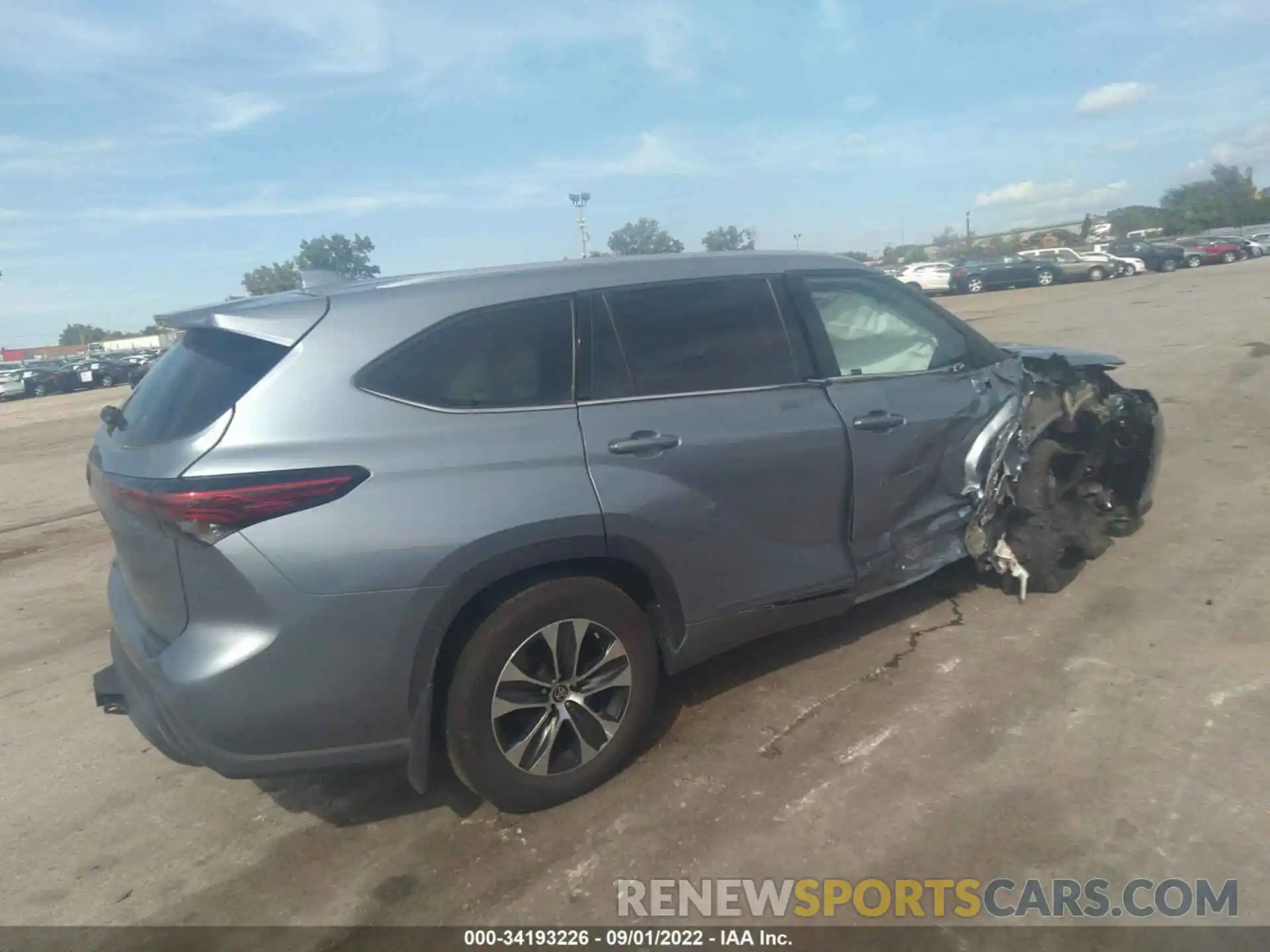 4 Photograph of a damaged car 5TDGZRBH7MS155935 TOYOTA HIGHLANDER 2021