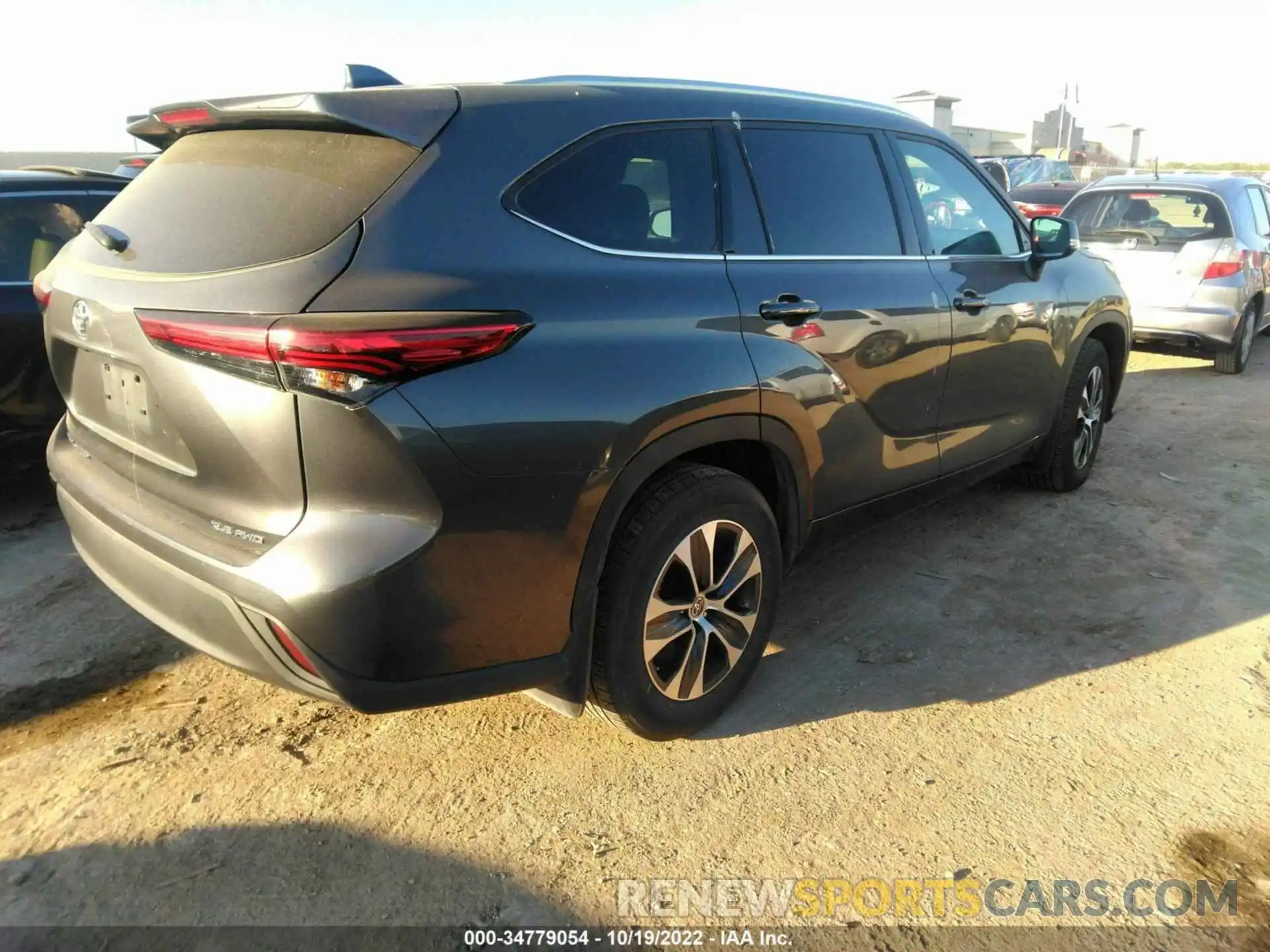 4 Photograph of a damaged car 5TDGZRBH7MS525944 TOYOTA HIGHLANDER 2021