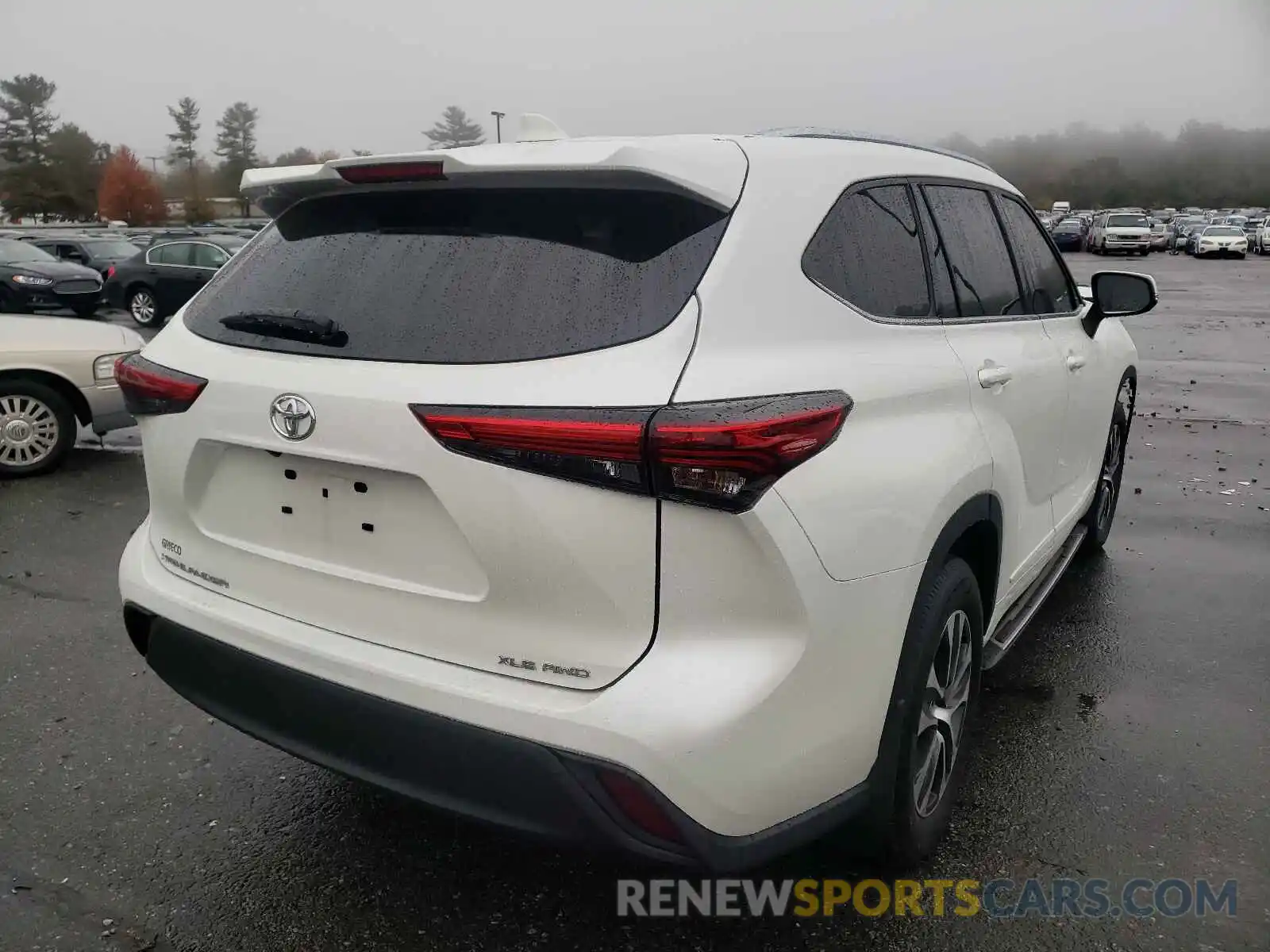 4 Photograph of a damaged car 5TDGZRBH7MS528214 TOYOTA HIGHLANDER 2021