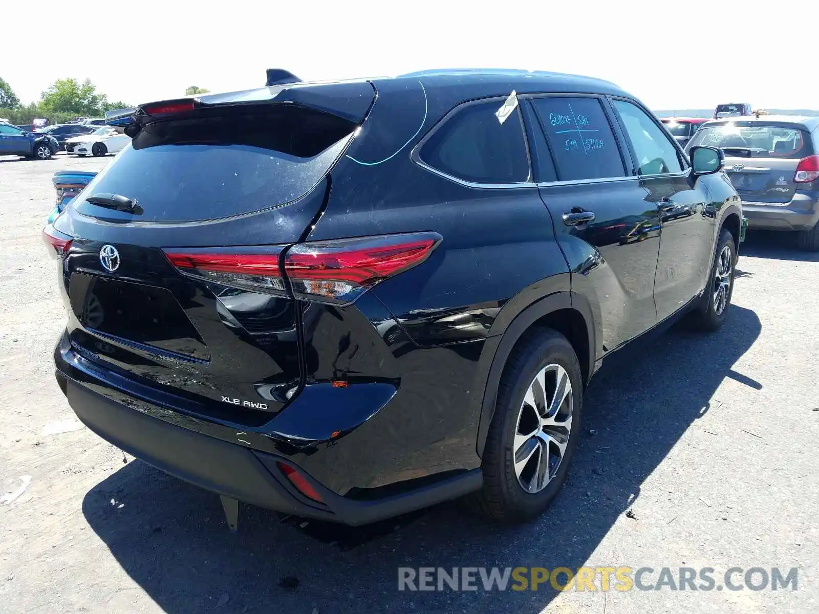 4 Photograph of a damaged car 5TDGZRBH7MS534112 TOYOTA HIGHLANDER 2021