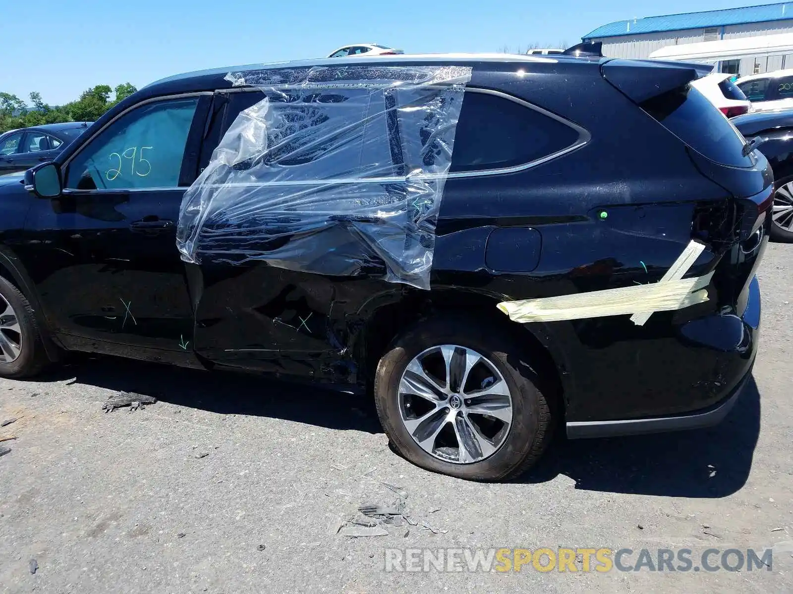 9 Photograph of a damaged car 5TDGZRBH7MS534112 TOYOTA HIGHLANDER 2021