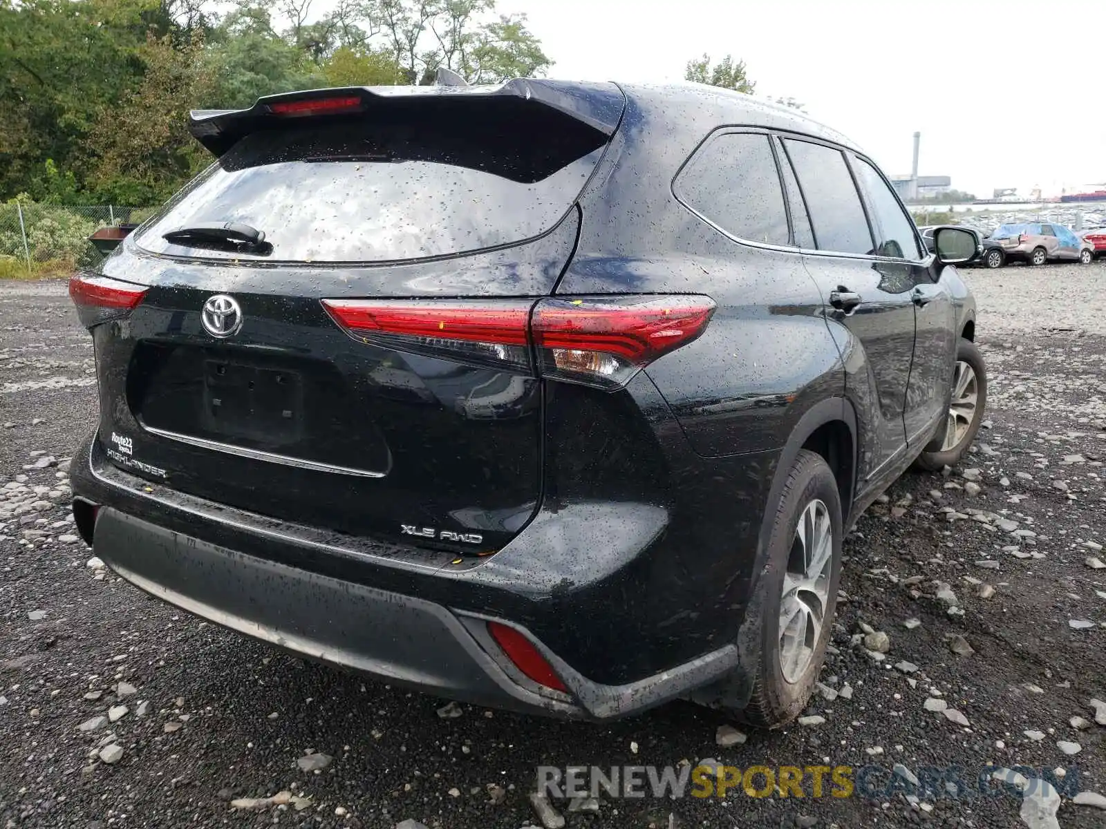 4 Photograph of a damaged car 5TDGZRBH7MS542372 TOYOTA HIGHLANDER 2021